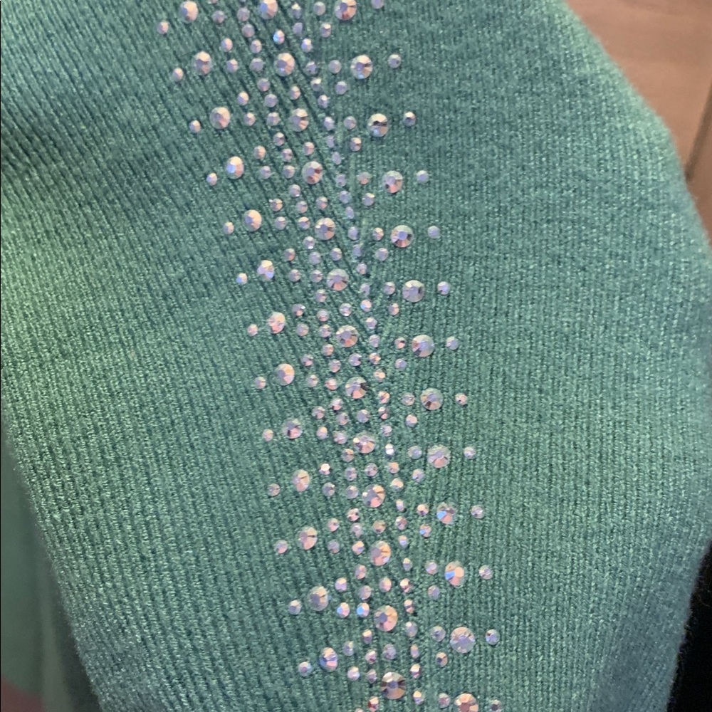LIV Milano Holiday Sweater - Picture 4 of 6